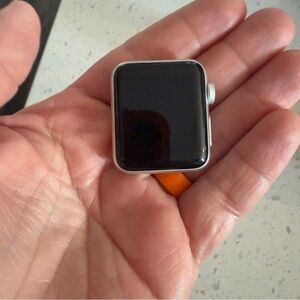 APPLE Watch Series 3. 38mm. Silver